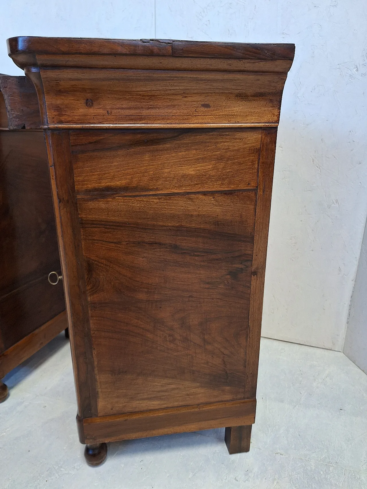 Coppia di comodini Cappuccini noce massello, stile Luigi Filippo, '800 6