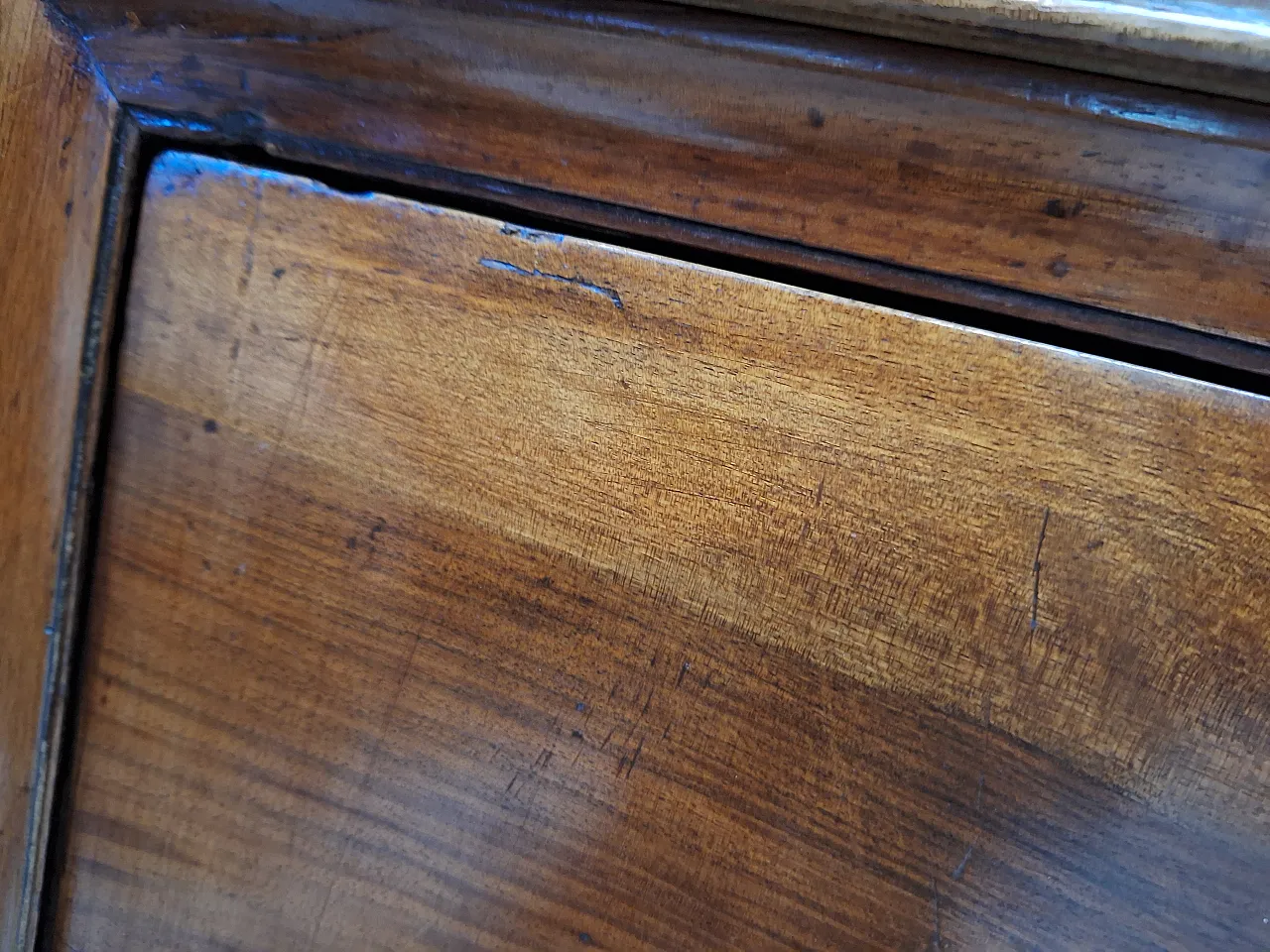 Coppia di comodini Cappuccini noce massello, stile Luigi Filippo, '800 26