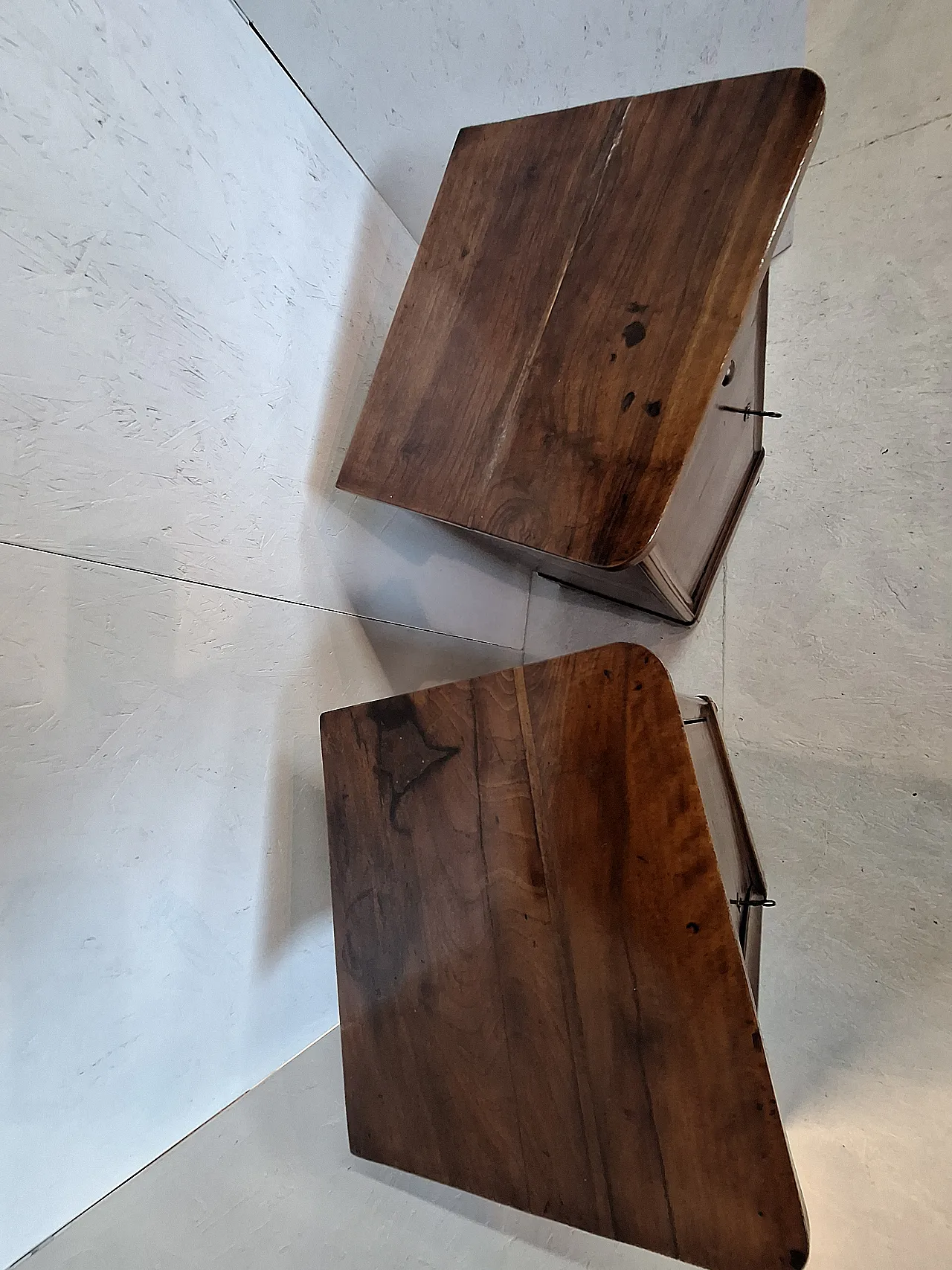 Coppia di comodini Cappuccini noce massello, stile Luigi Filippo, '800 27