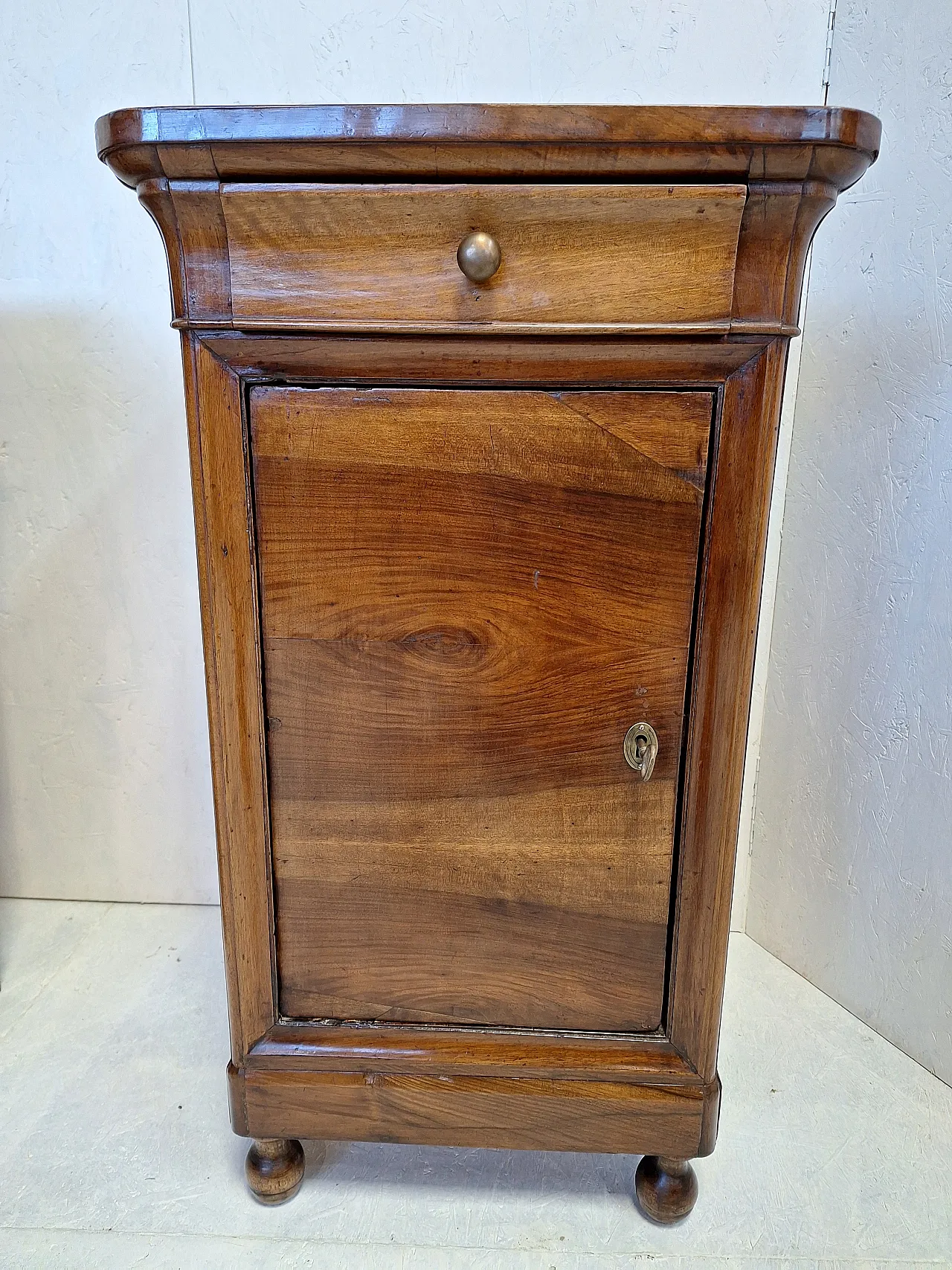 Coppia di comodini Cappuccini noce massello, stile Luigi Filippo, '800 31