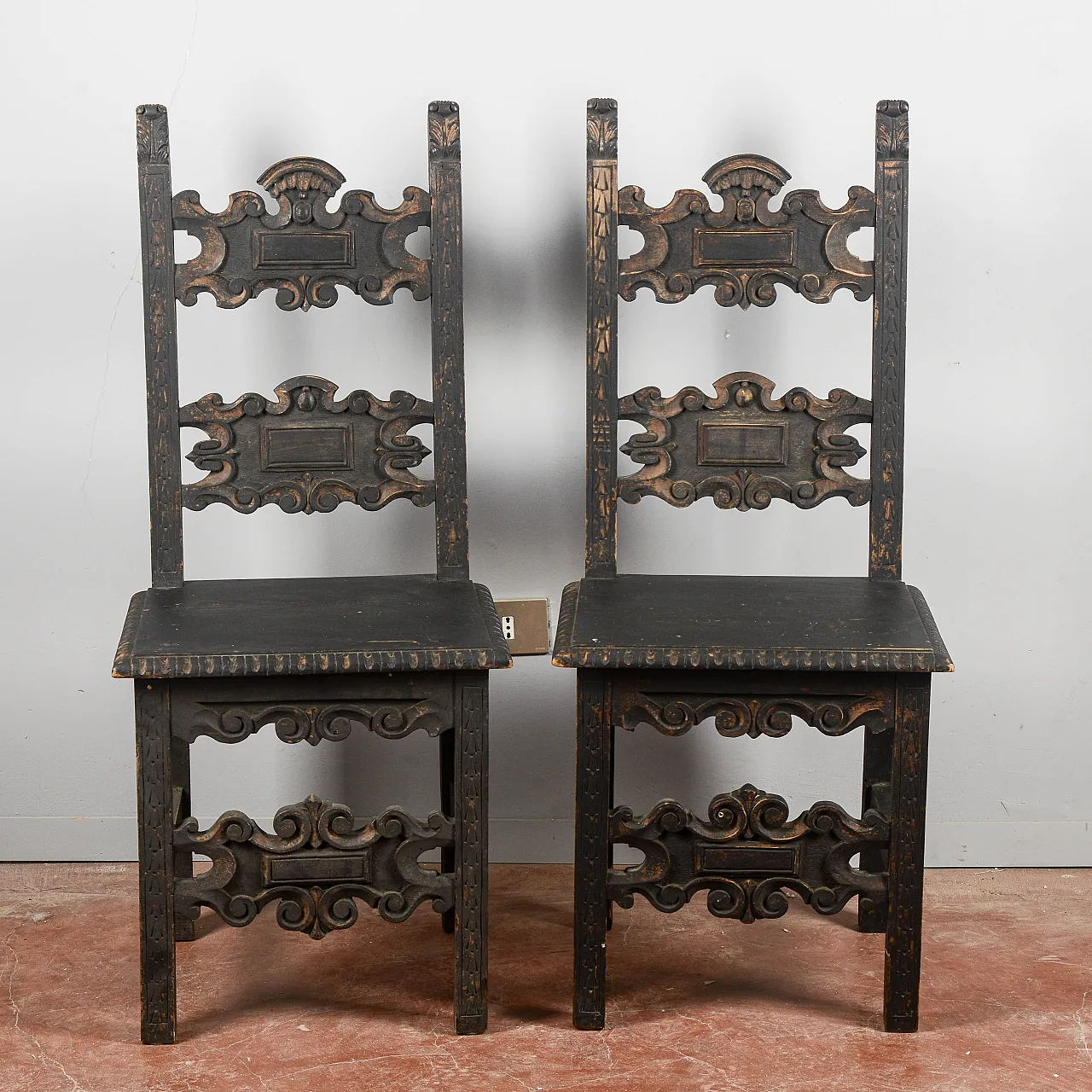 Pair of carved ebony neo-Renaissance chairs, 20th century 1