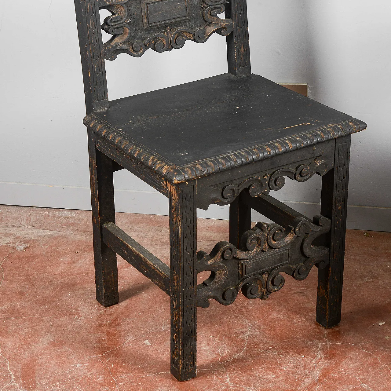 Pair of carved ebony neo-Renaissance chairs, 20th century 6
