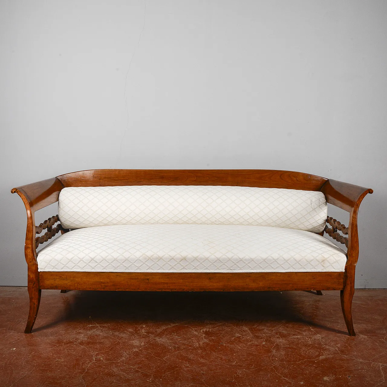 Walnut sofa with roller, 19th century 1