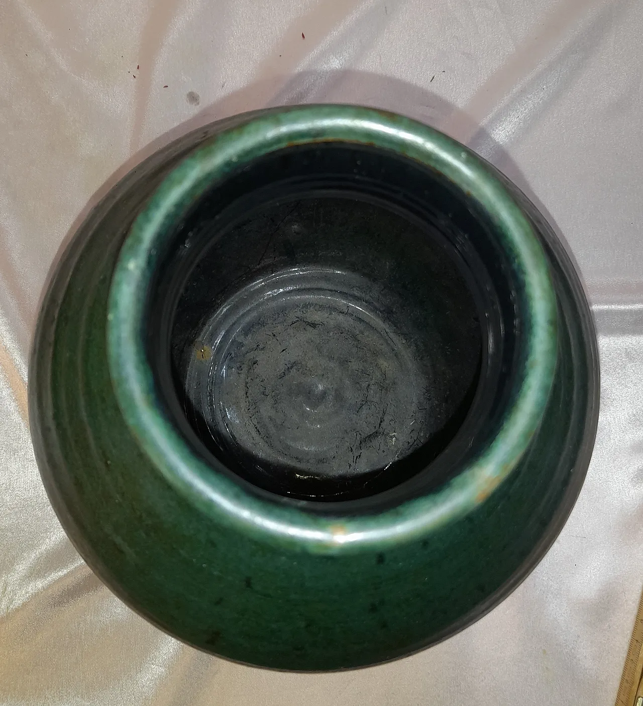 Vaso in terracotta smaltata verde interno nero, anni '70 12
