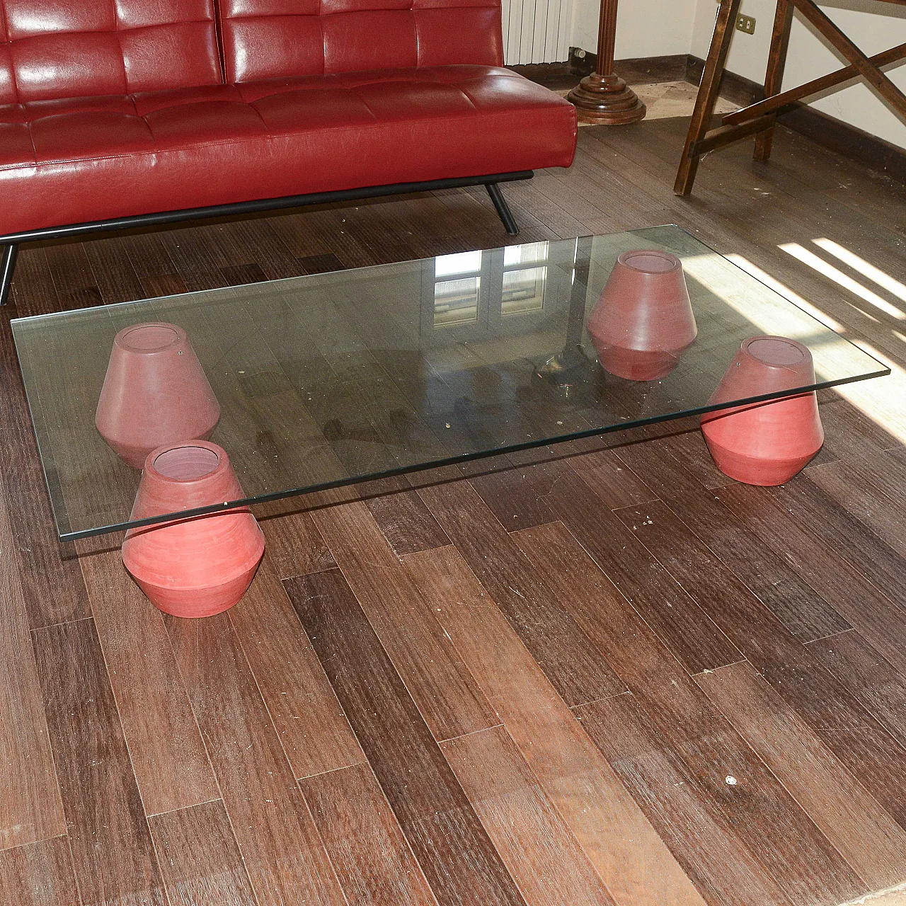 Coffee table in glass with ceramic vases as basis, 20th century 2