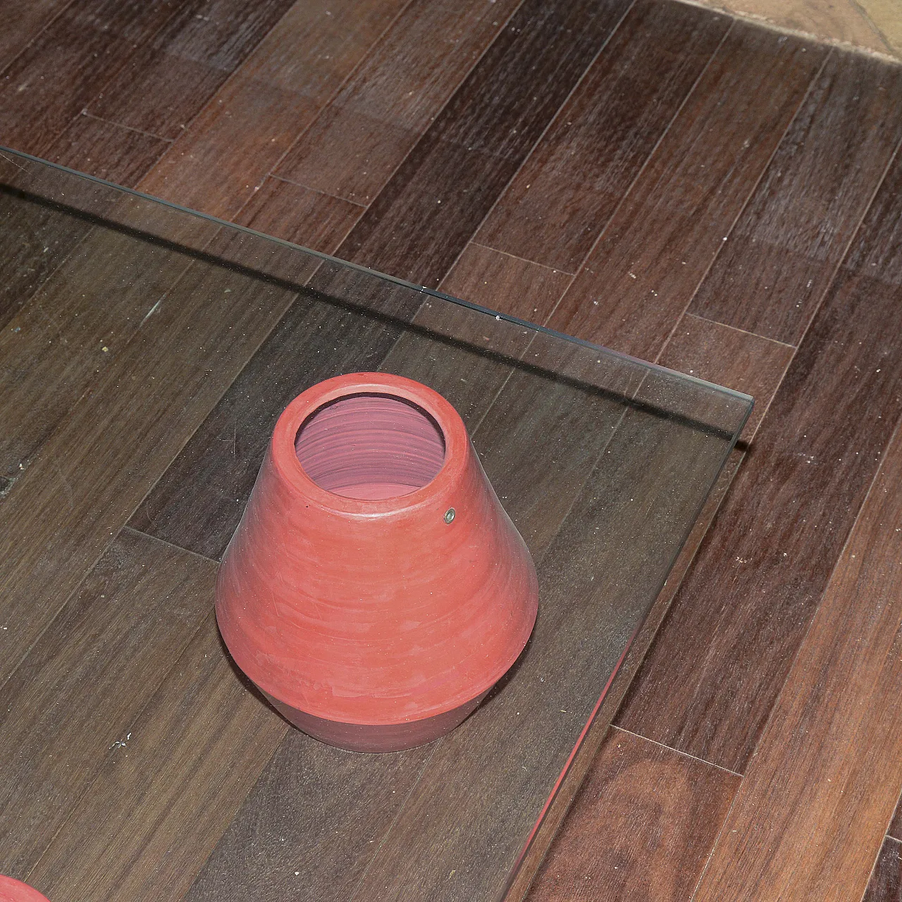 Coffee table in glass with ceramic vases as basis, 20th century 6