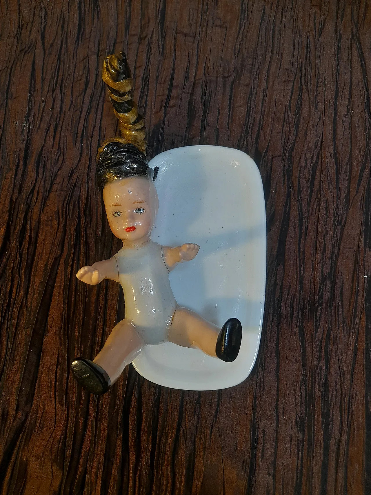 Ladies ring and jewelery holders, 2000s 16