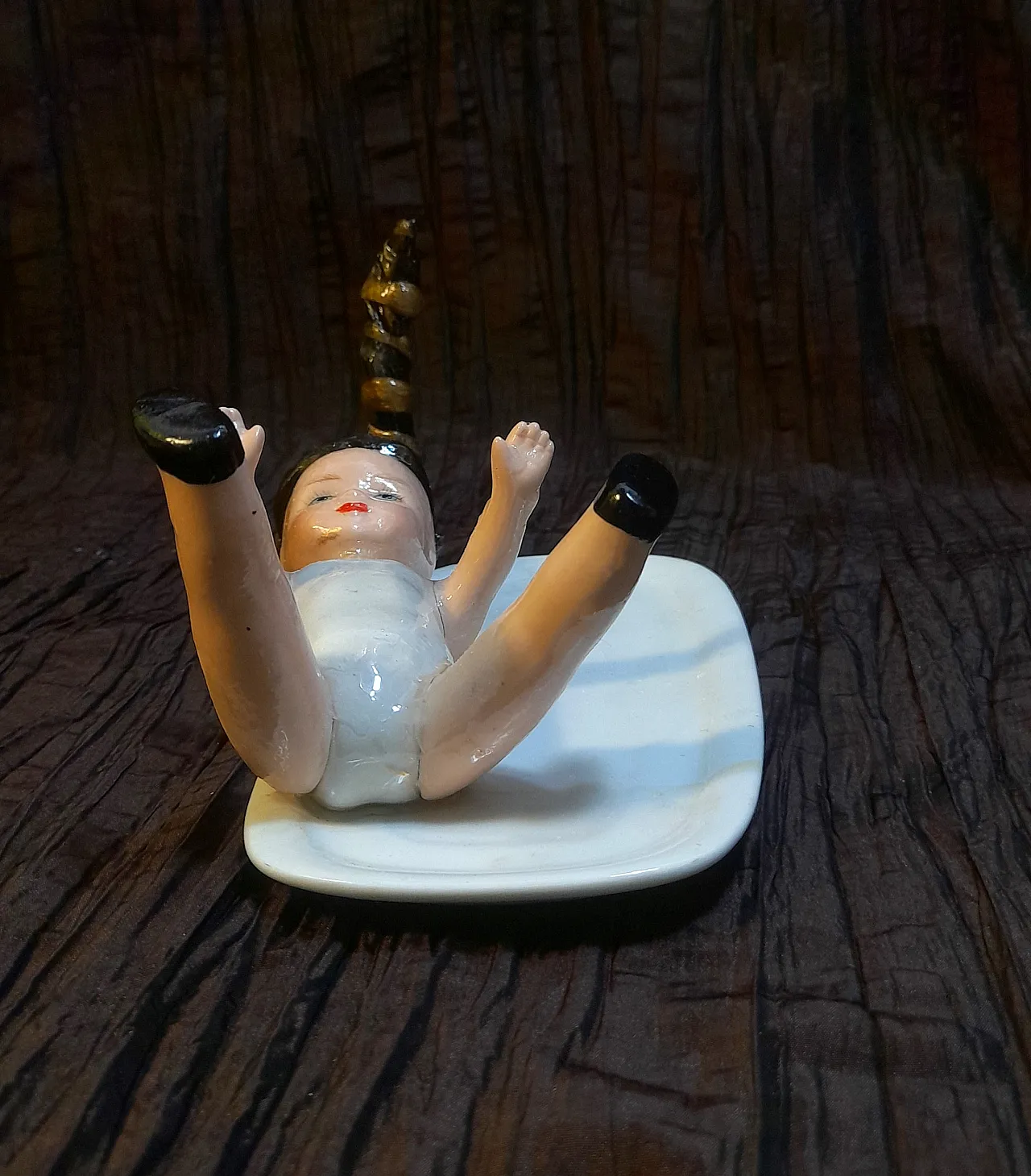 Ladies ring and jewelery holders, 2000s 17