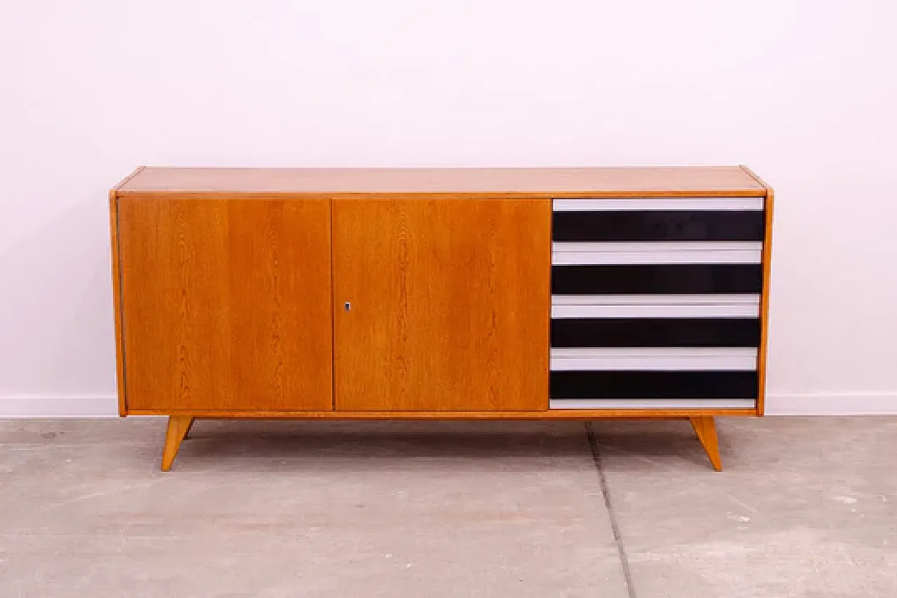 Credenza U-460 di Jiri Jiroutek per Interior Praha, anni '60 1