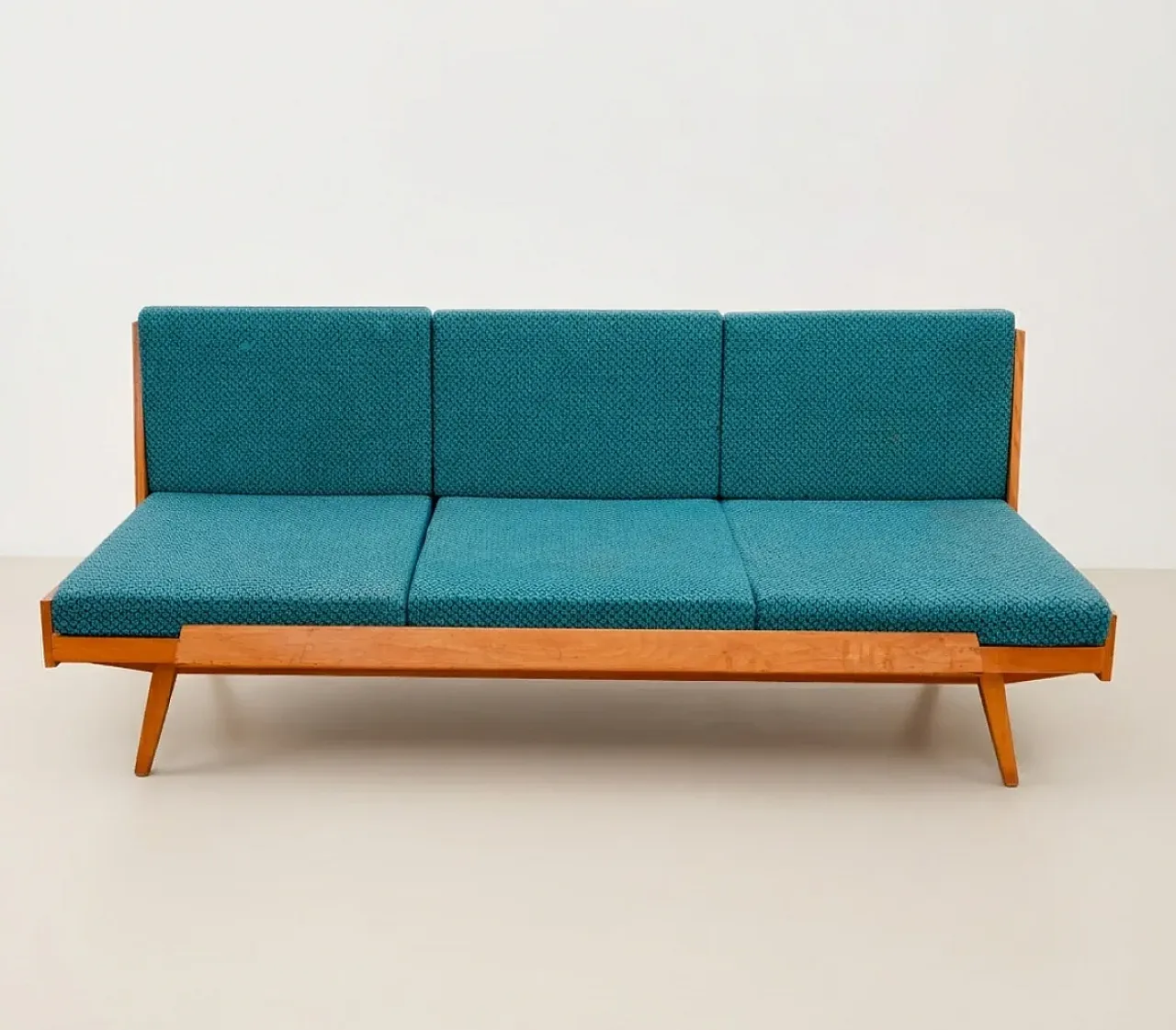 Divano letto pieghevole Mid-Century di Drevotvar, anni '70 1