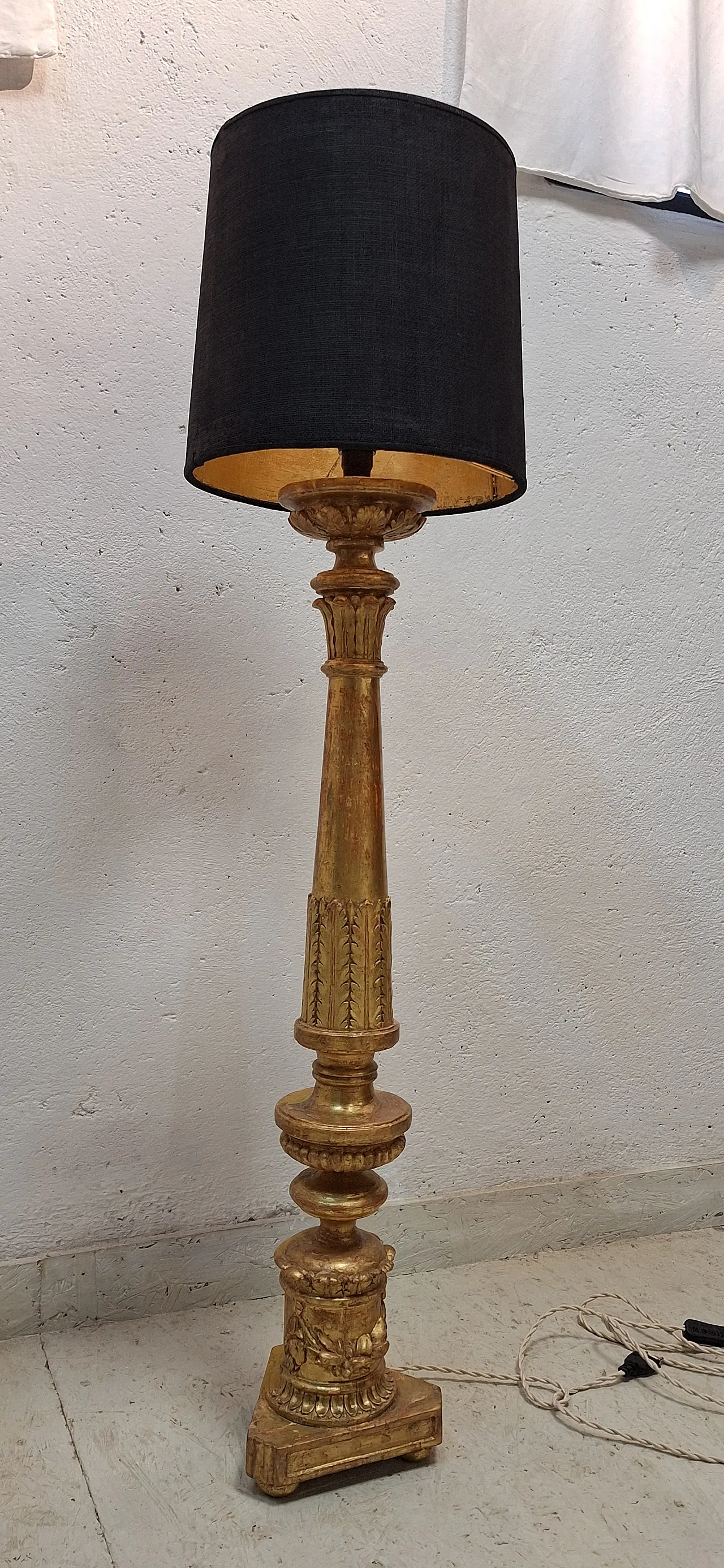 Carved and gilded wooden candelabra, Baroque style, 19th century 2