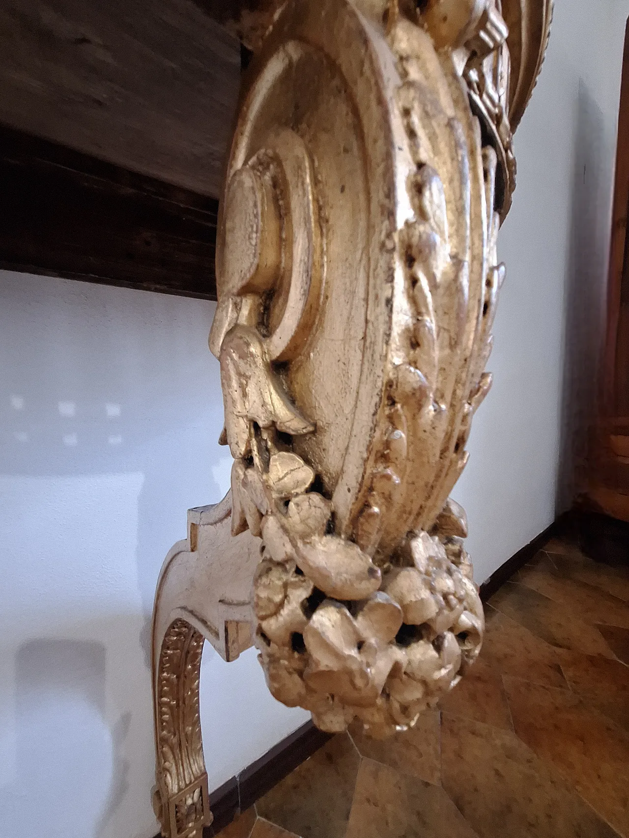 Console table carved wood with gilded leaf and faux marble top, 20th c 12