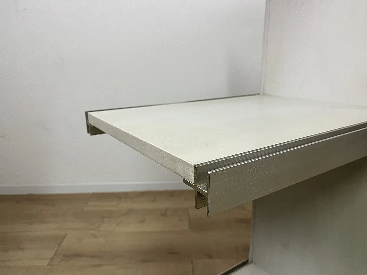 Steel and wood bookcase by Angelo Mangiarotti for Poltronova, 1960s 18