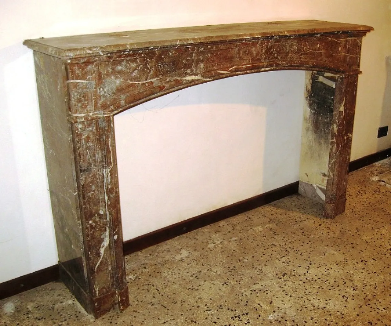 Fireplace in Belgian breccia marble, 29th century 2
