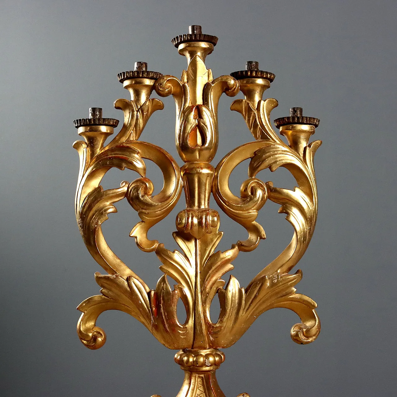 Coppia di torcieri in legno dorato, '700 3