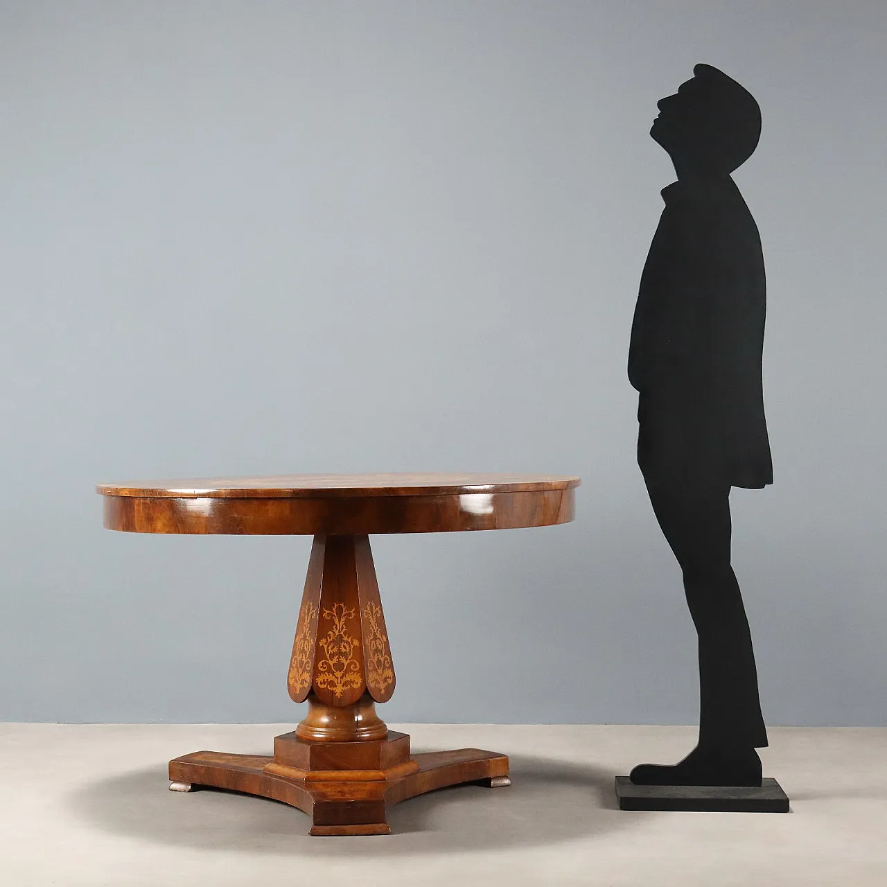 Carlo X walnut and maple table, late 19th century 3
