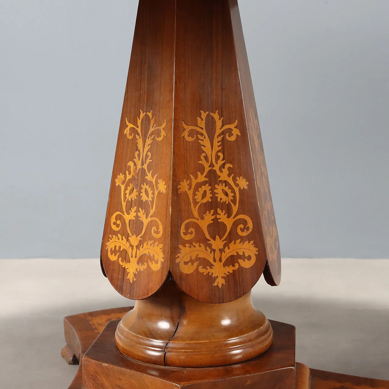 Carlo X walnut and maple table, late 19th century 7