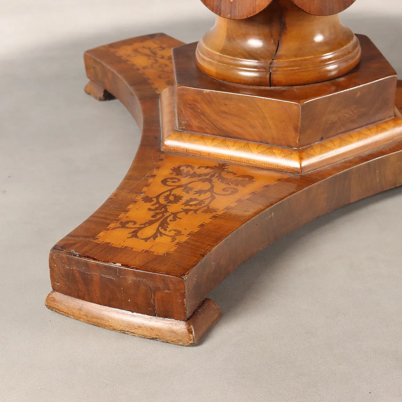 Carlo X walnut and maple table, late 19th century 8