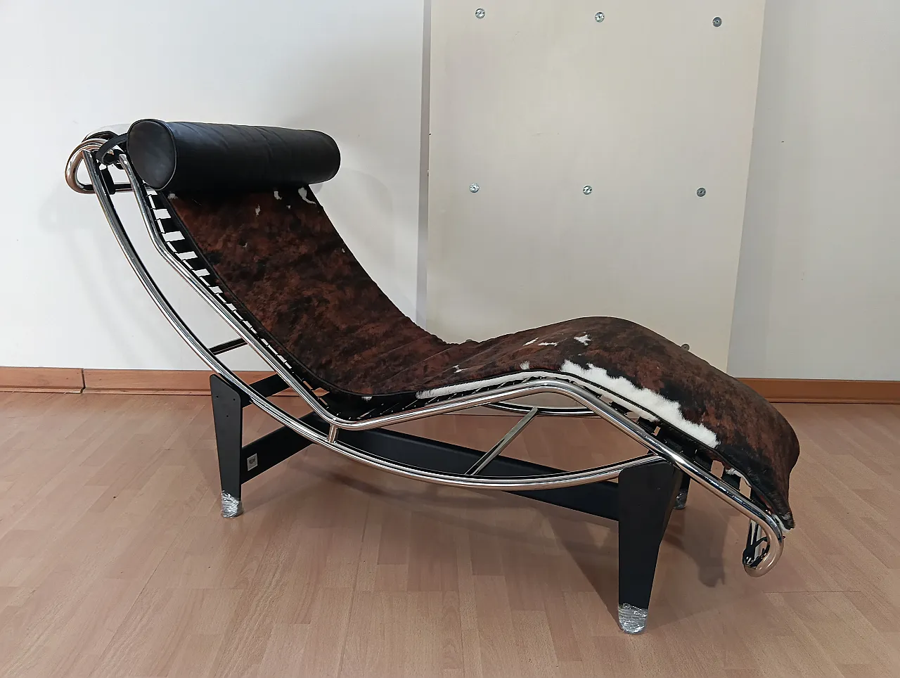 Chaise Longue LC4 in pelo maculato Brown di Mdf Italia, anni 2000 2