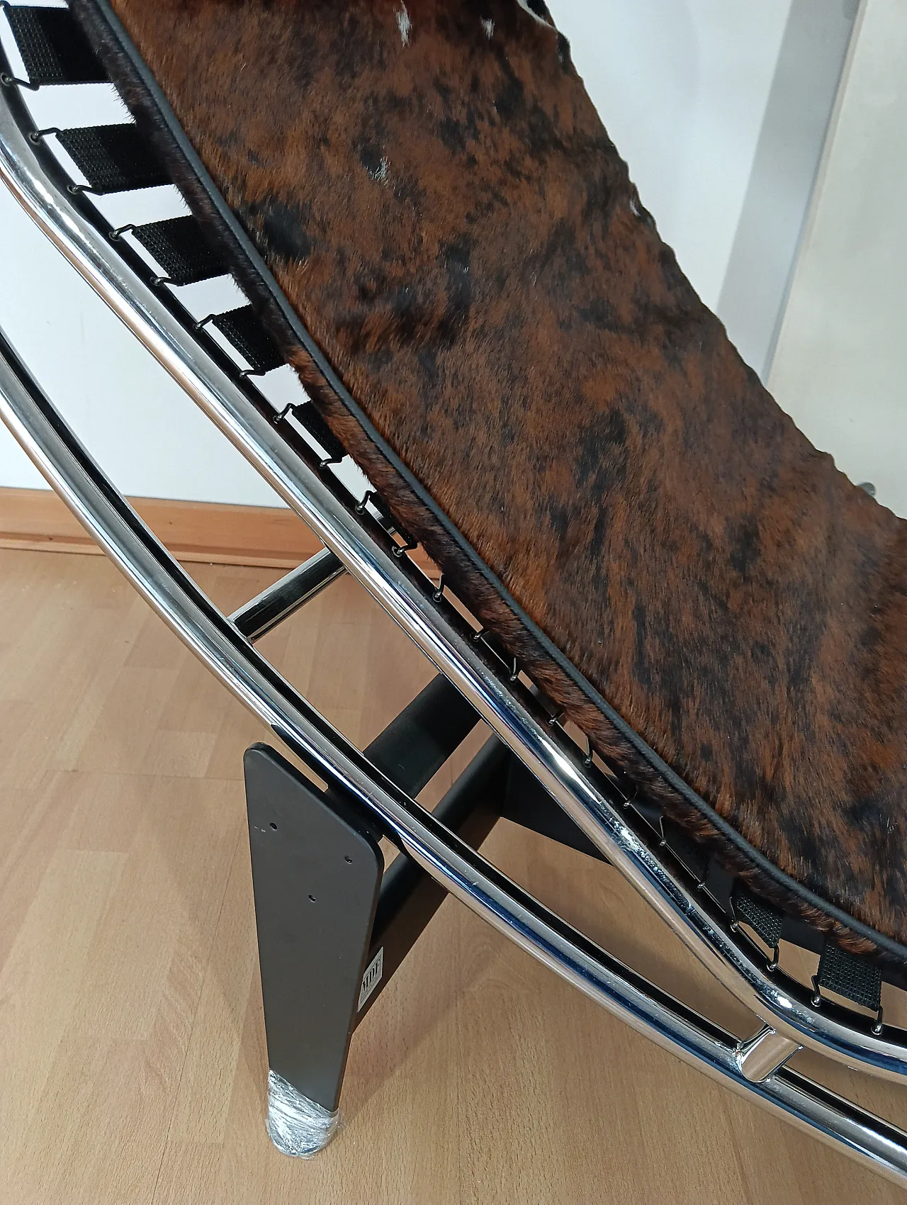 Chaise Longue LC4 in pelo maculato Brown di Mdf Italia, anni 2000 7