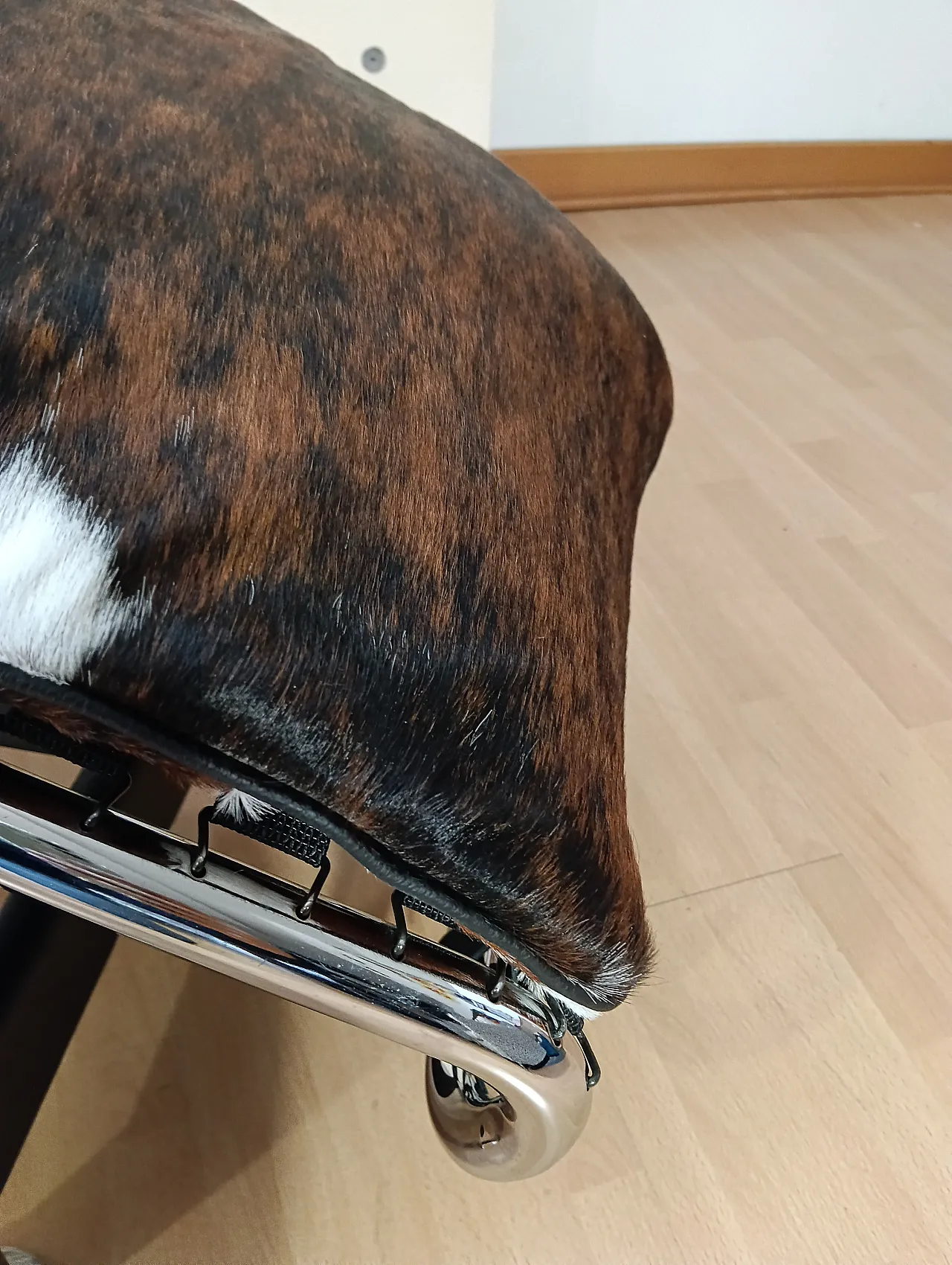 Chaise Longue LC4 in pelo maculato Brown di Mdf Italia, anni 2000 12