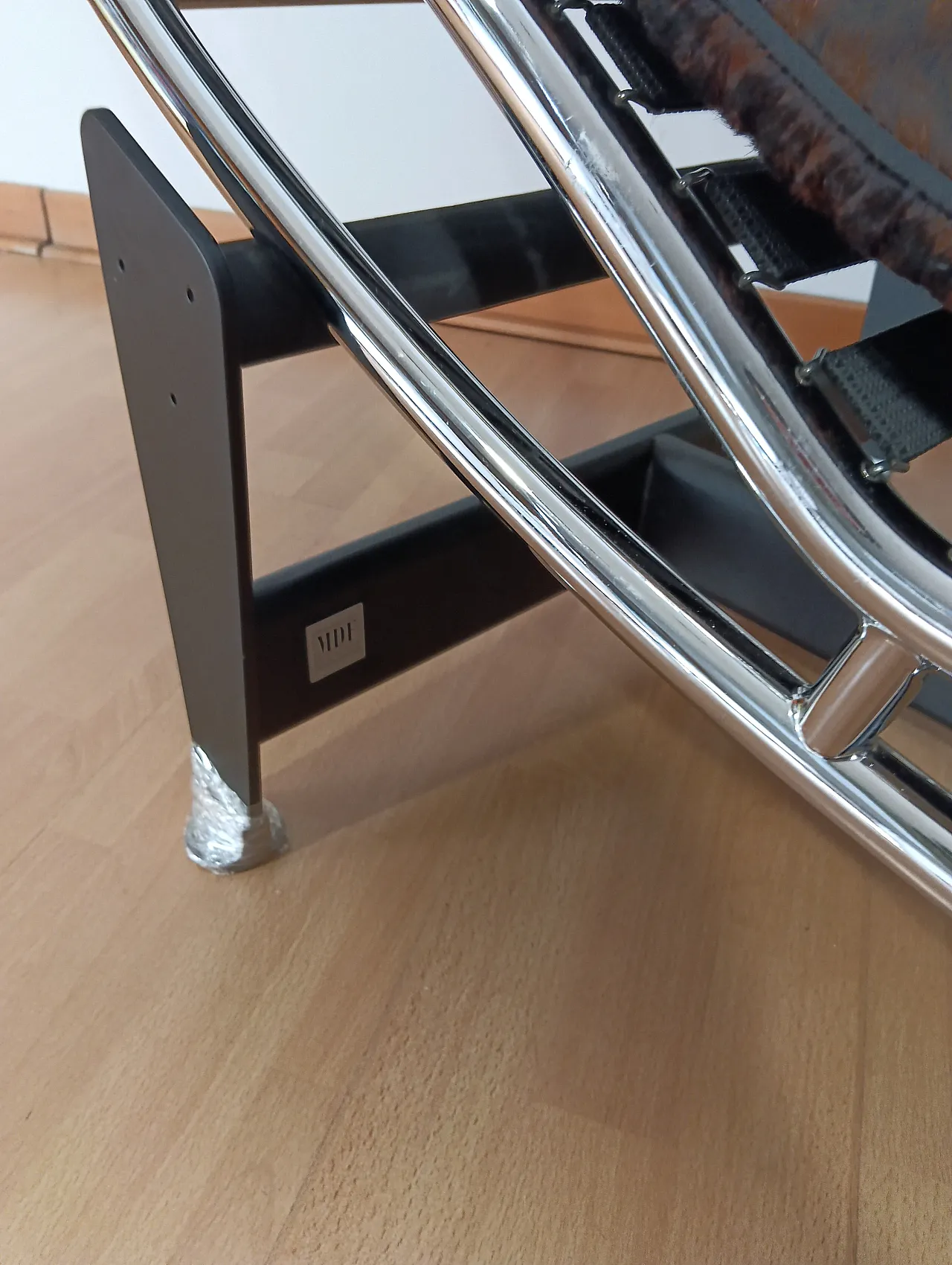 Chaise Longue LC4 in pelo maculato Brown di Mdf Italia, anni 2000 21