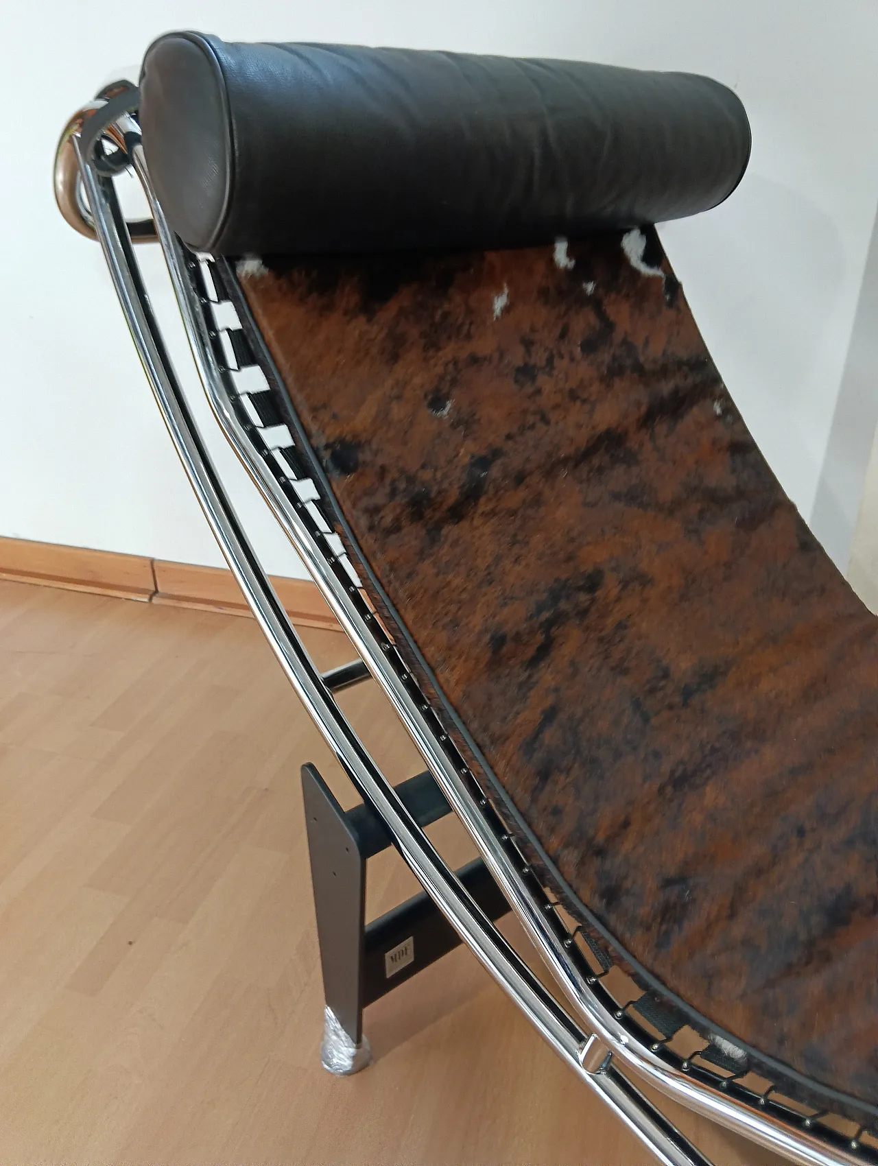 Chaise Longue LC4 in pelo maculato Brown di Mdf Italia, anni 2000 23