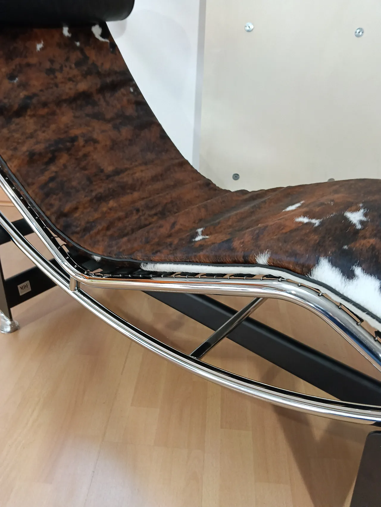 Chaise Longue LC4 in pelo maculato Brown di Mdf Italia, anni 2000 24