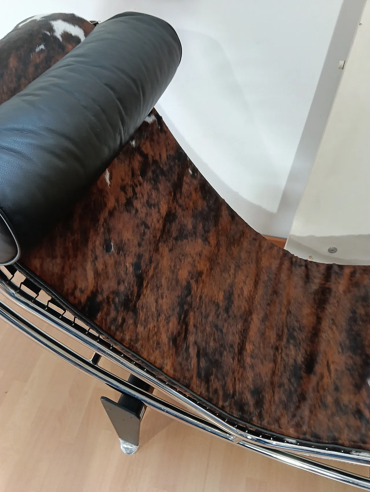 Chaise Longue LC4 in pelo maculato Brown di Mdf Italia, anni 2000 29