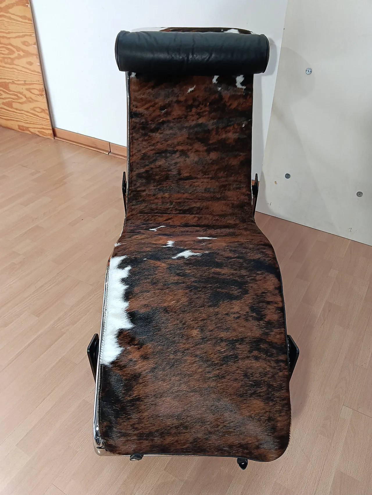 Chaise Longue LC4 in pelo maculato Brown di Mdf Italia, anni 2000 34