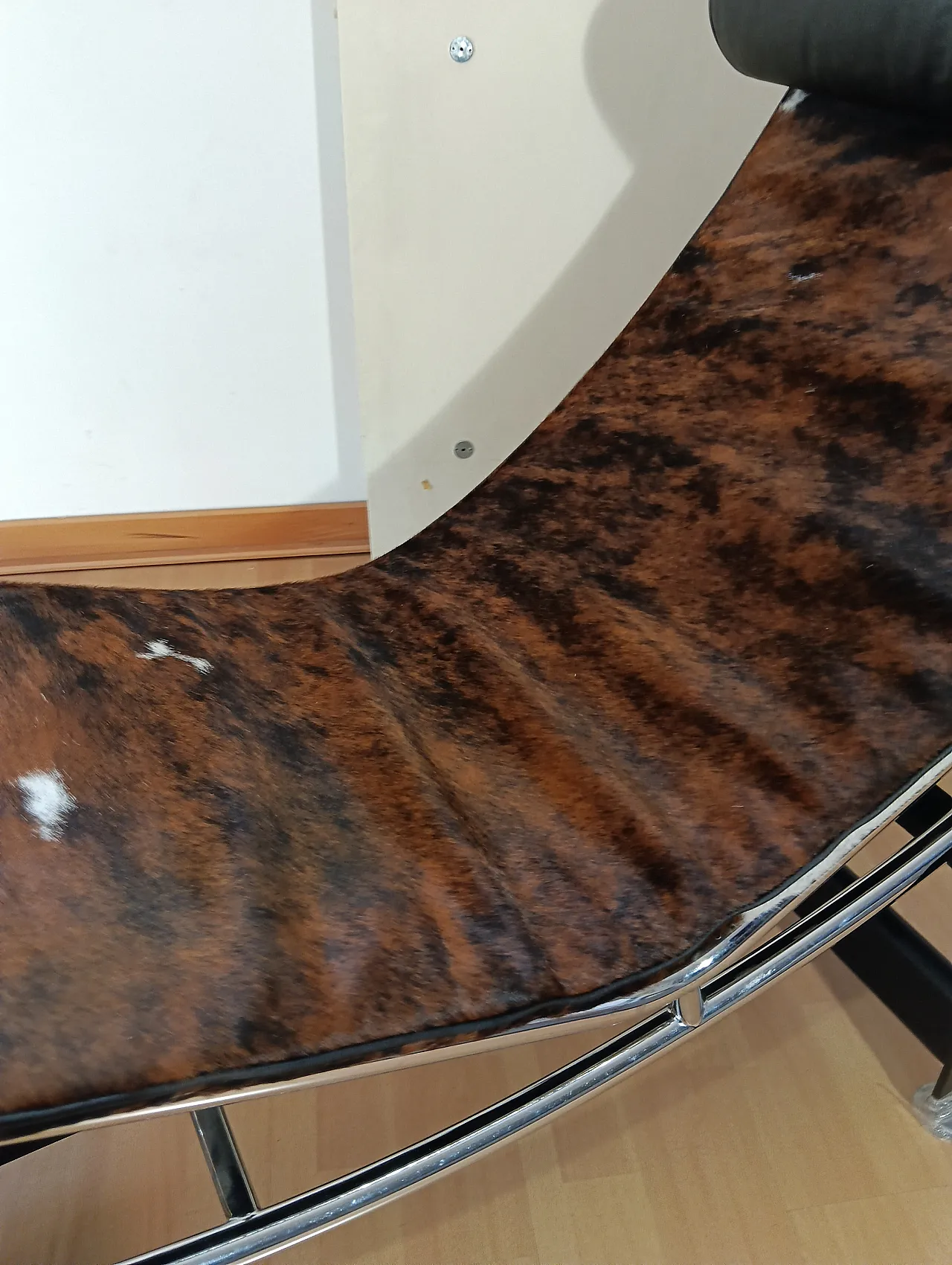 Chaise Longue LC4 in pelo maculato Brown di Mdf Italia, anni 2000 48