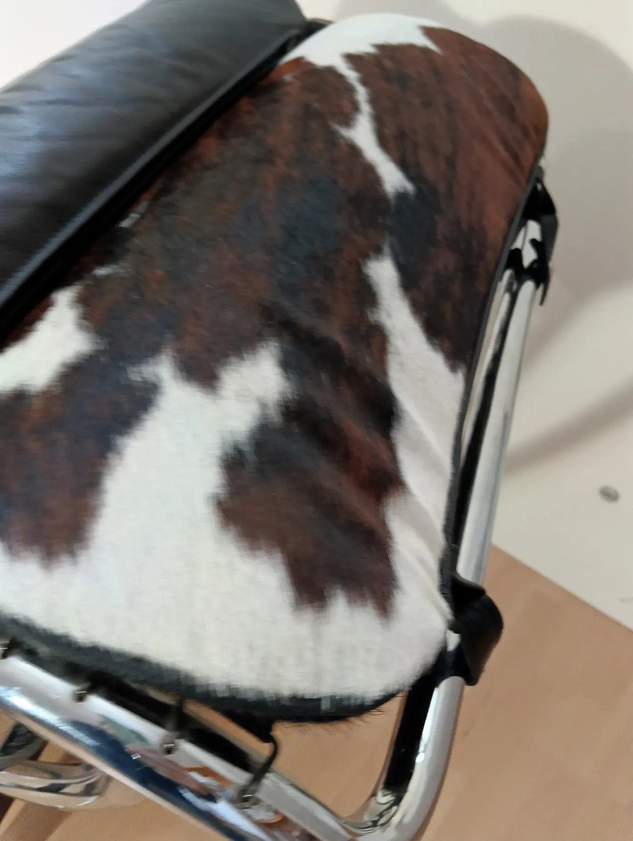 Chaise Longue LC4 in pelo maculato Brown di Mdf Italia, anni 2000 52