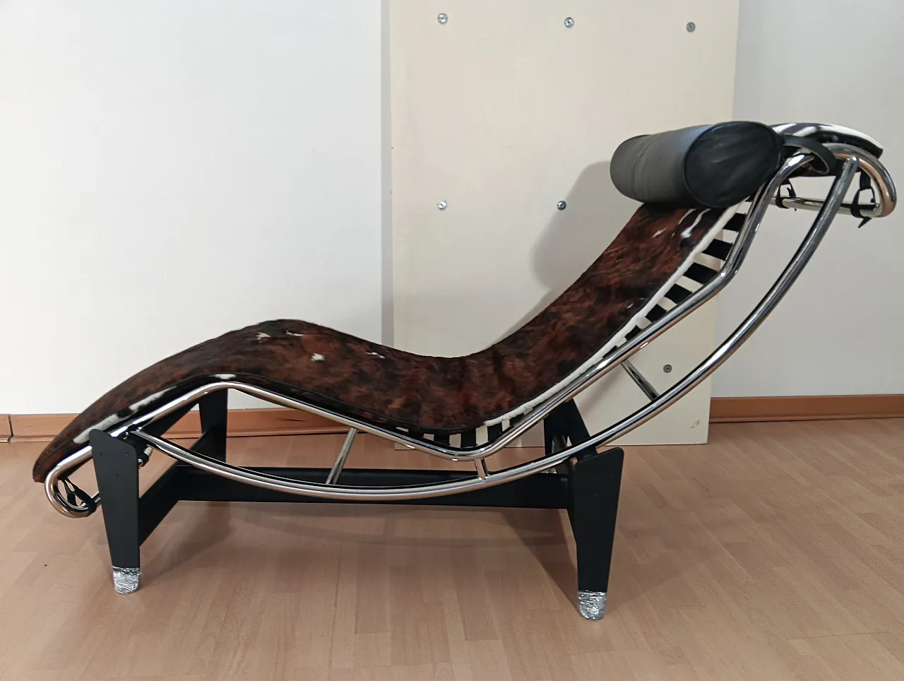 Chaise Longue LC4 in pelo maculato Brown di Mdf Italia, anni 2000 55
