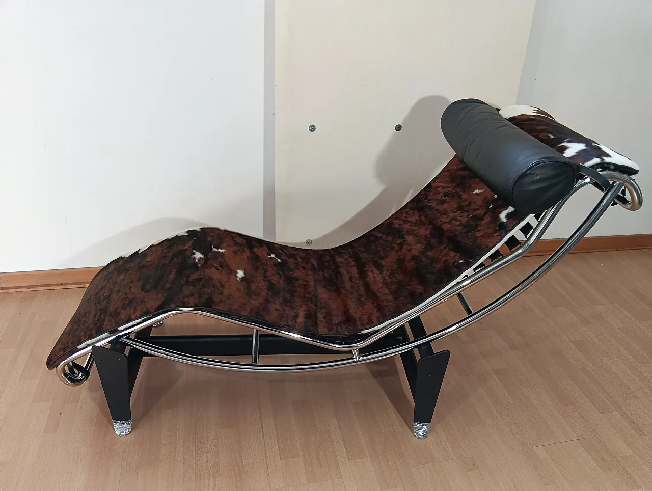 Chaise Longue LC4 in pelo maculato Brown di Mdf Italia, anni 2000 56