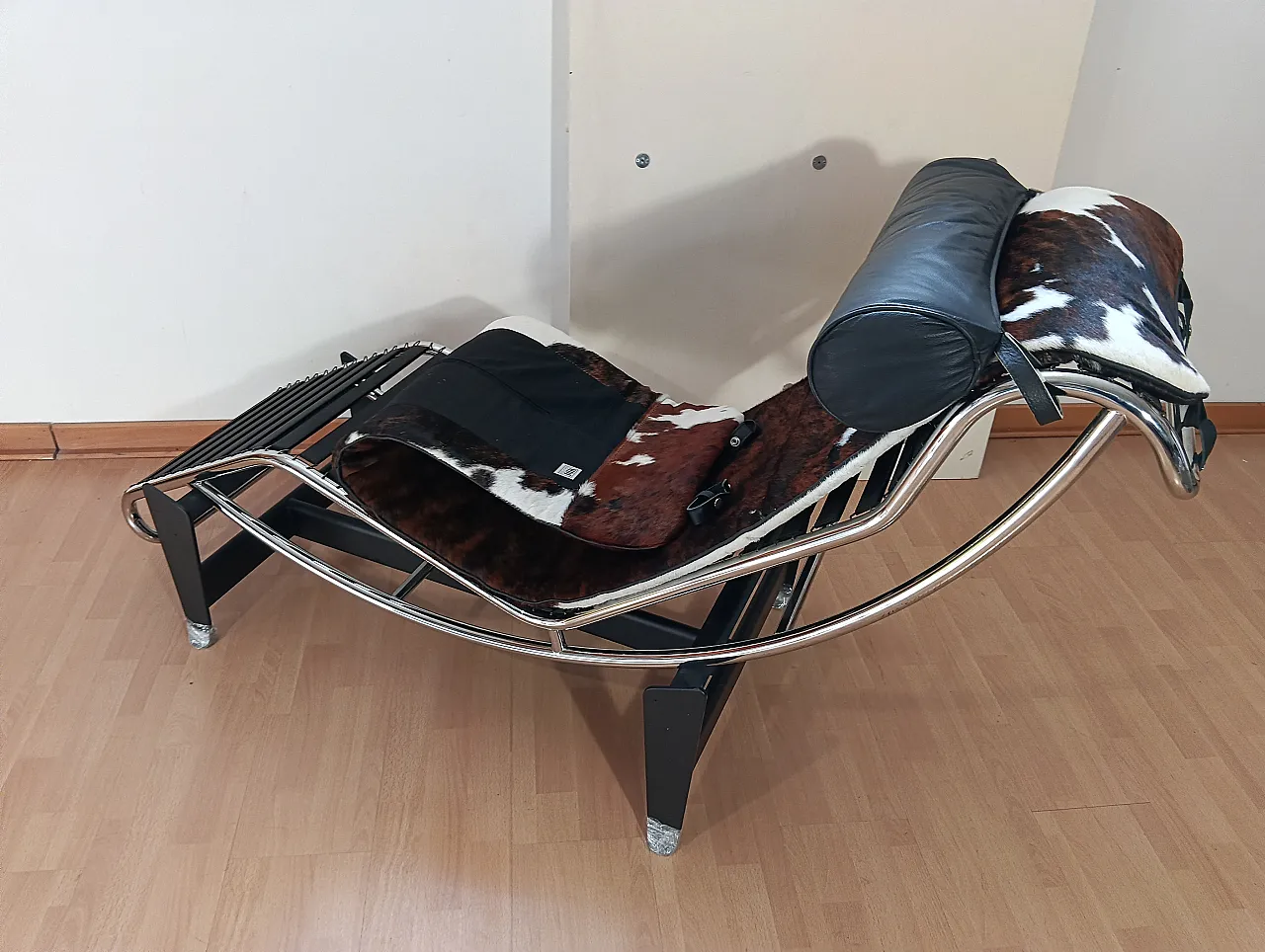 Chaise Longue LC4 in pelo maculato Brown di Mdf Italia, anni 2000 65