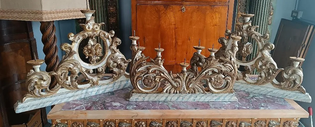 Trittico di candelieri in legno laccato e argentato, '700 6