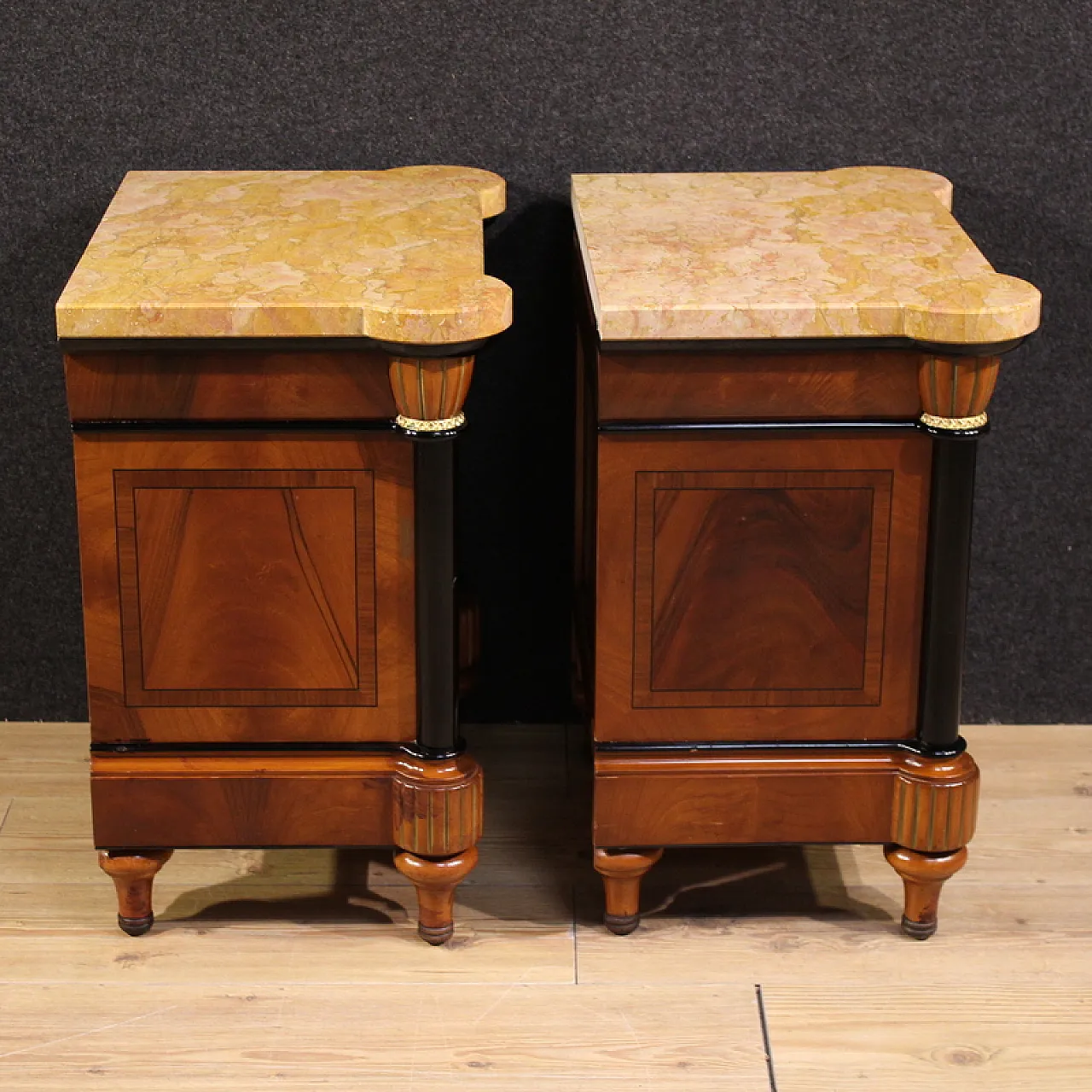Pair of Italian bedside tables, 20th century 3
