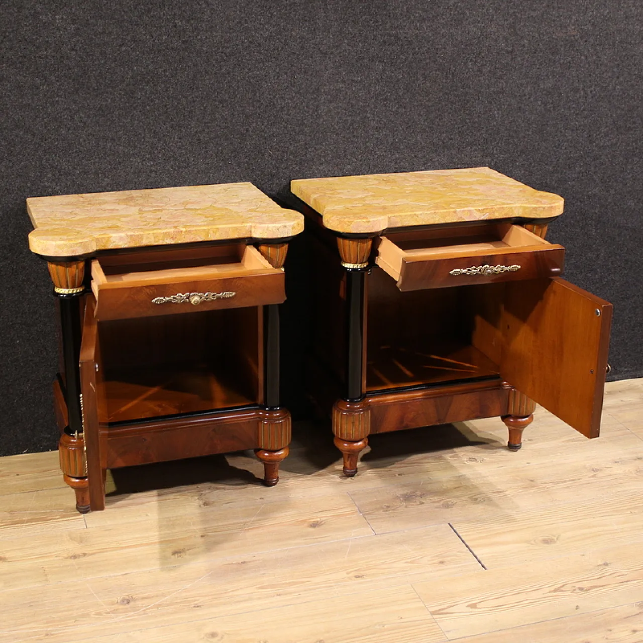 Pair of Italian bedside tables, 20th century 4