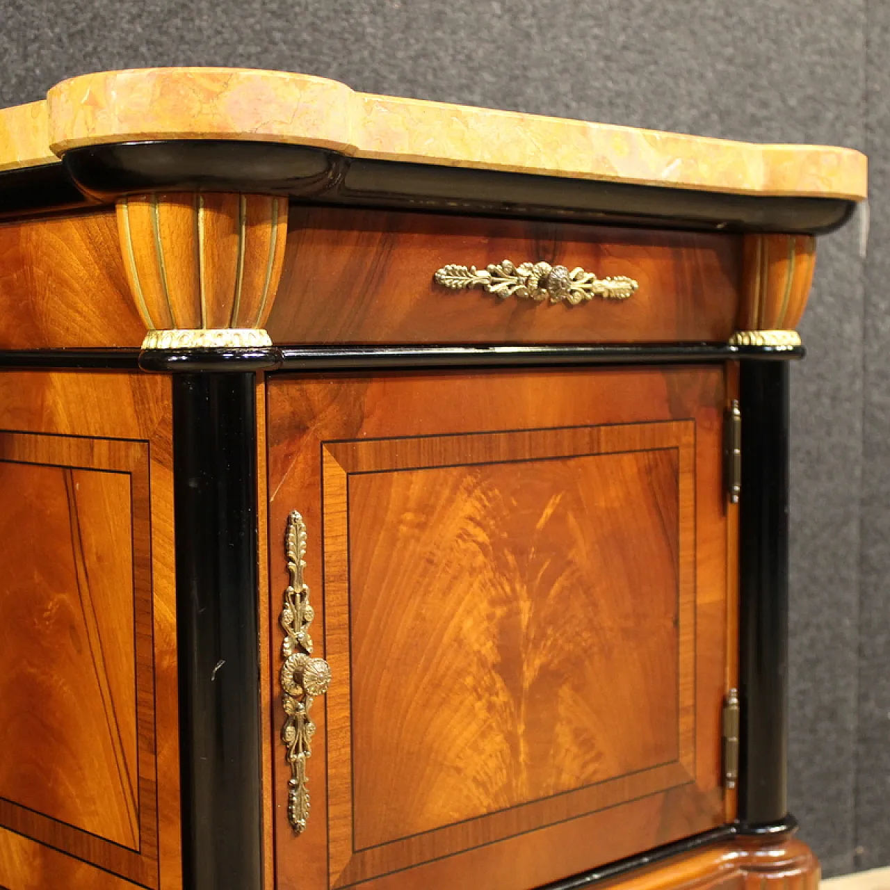 Pair of Italian bedside tables, 20th century 6