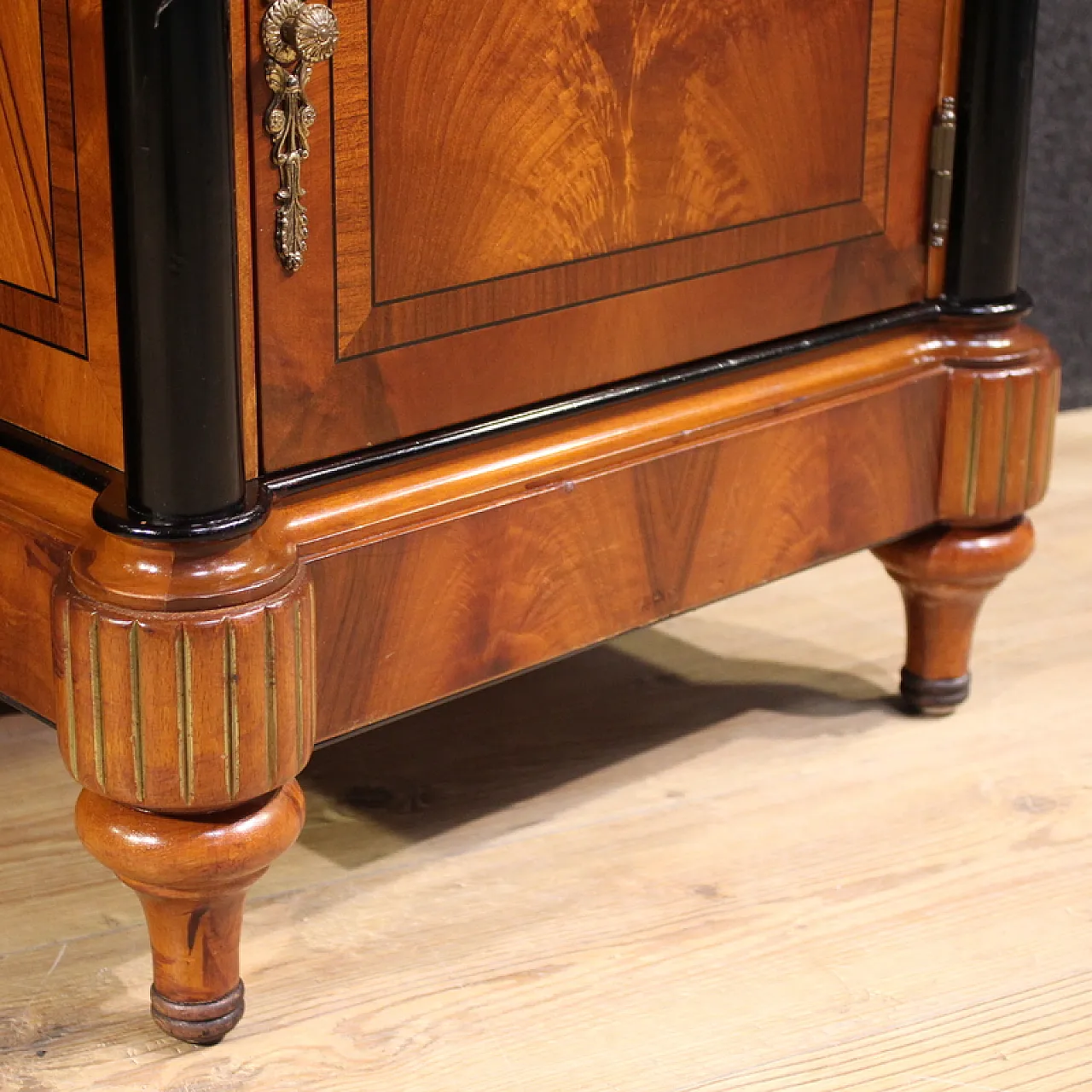 Pair of Italian bedside tables, 20th century 12