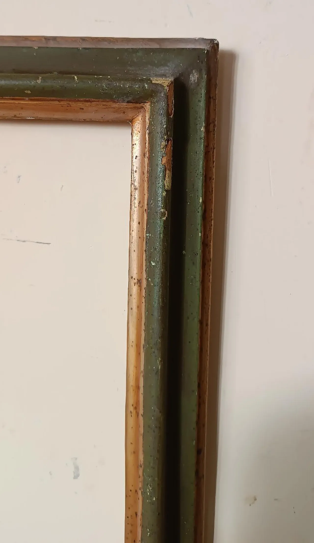 Lacquered wooden frame with gold edges, 18th century 4