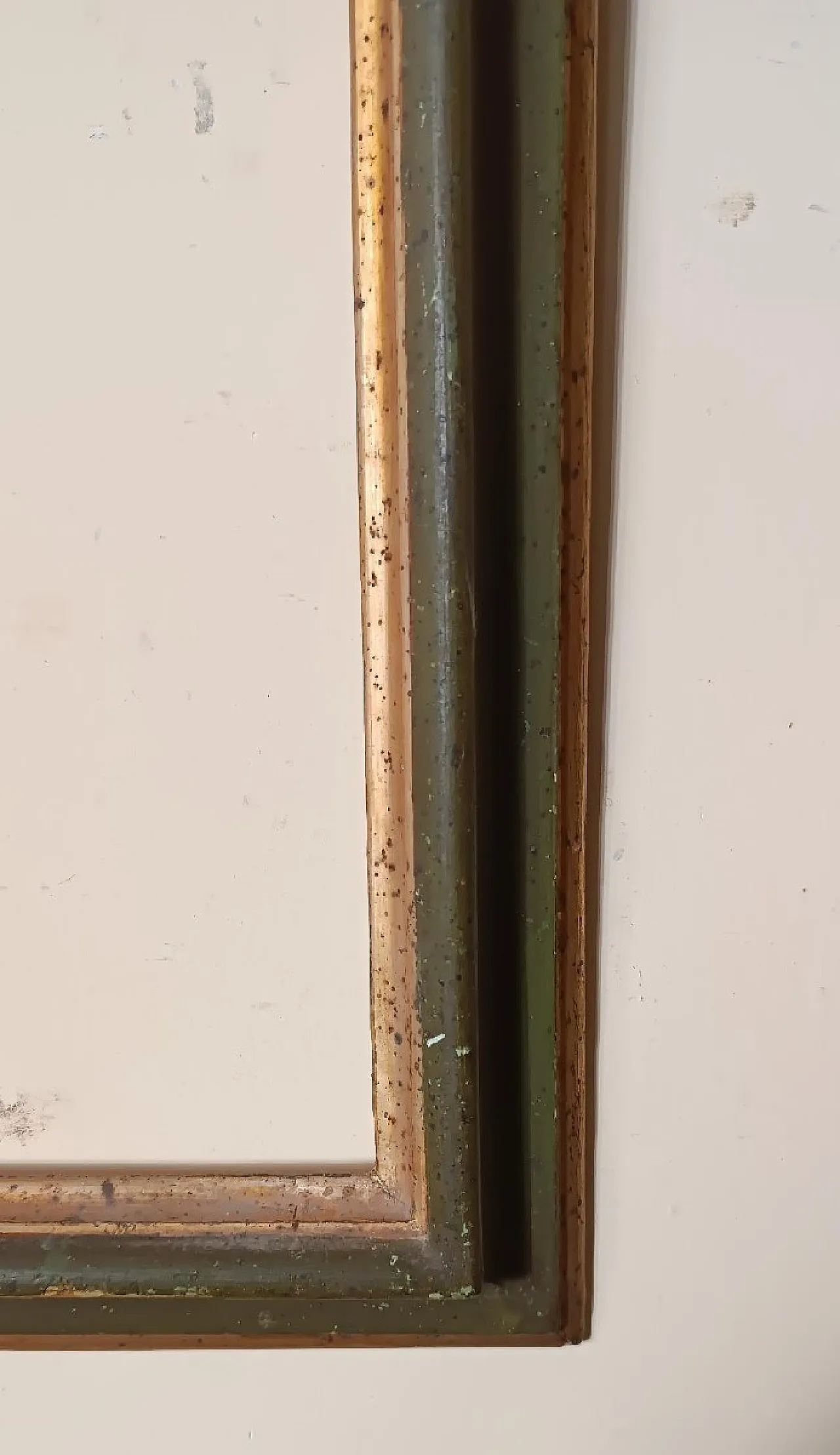 Lacquered wooden frame with gold edges, 18th century 5