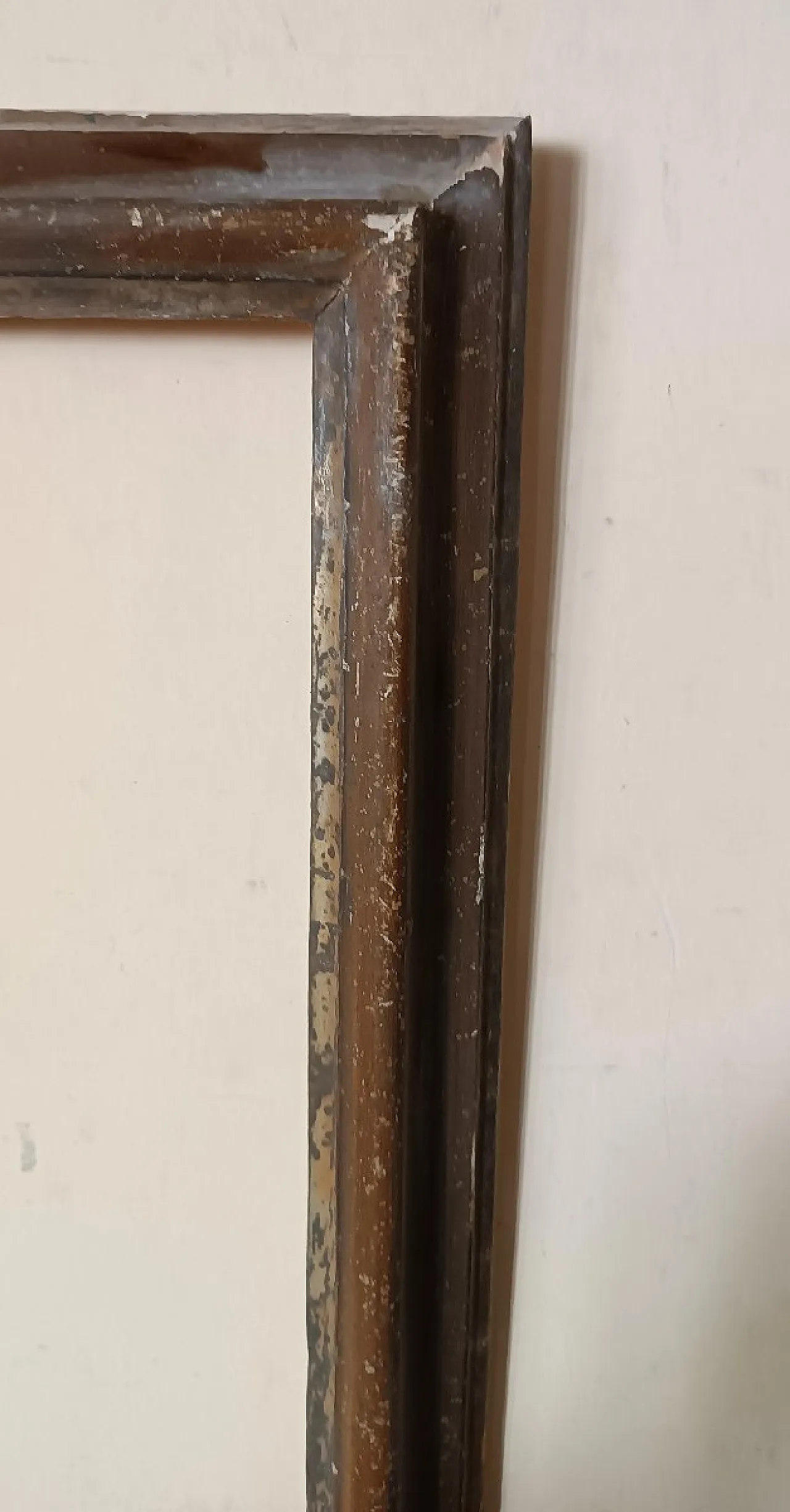 Lacquered wooden frame with gold edges, 18th century 4