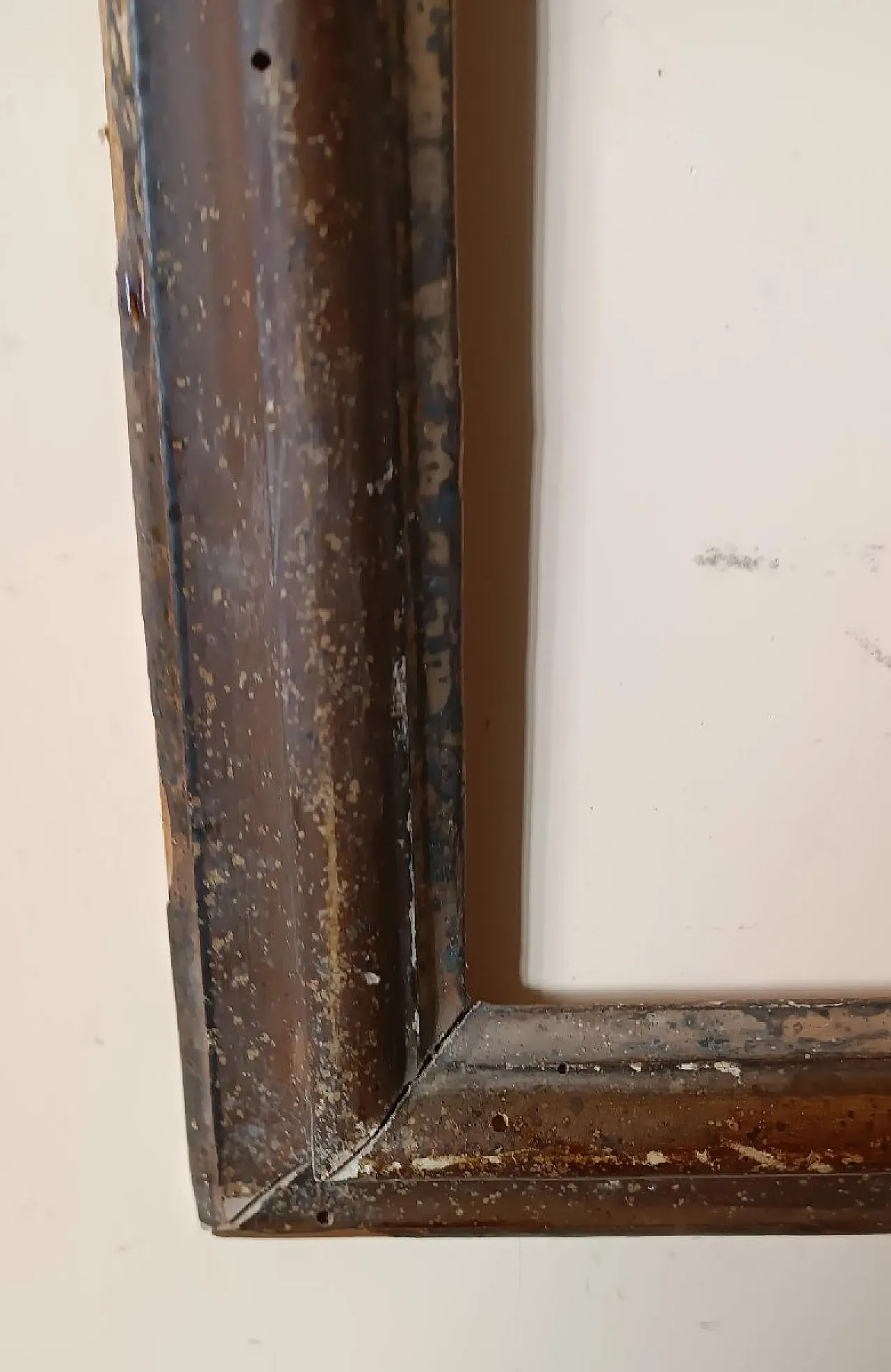 Lacquered wooden frame with gold edges, 18th century 6