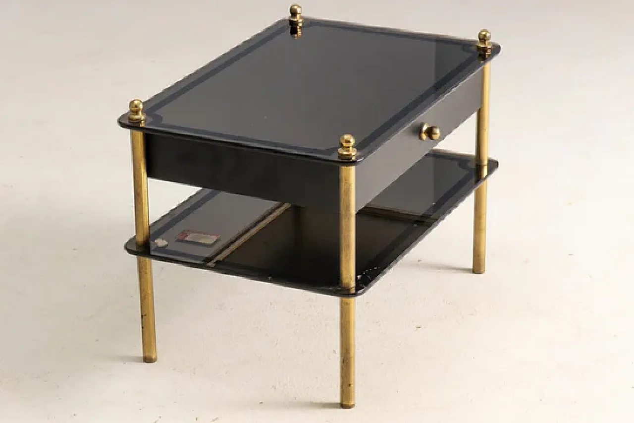 Tavolino laterale in vetro e ottone con cassetto, anni '70 3
