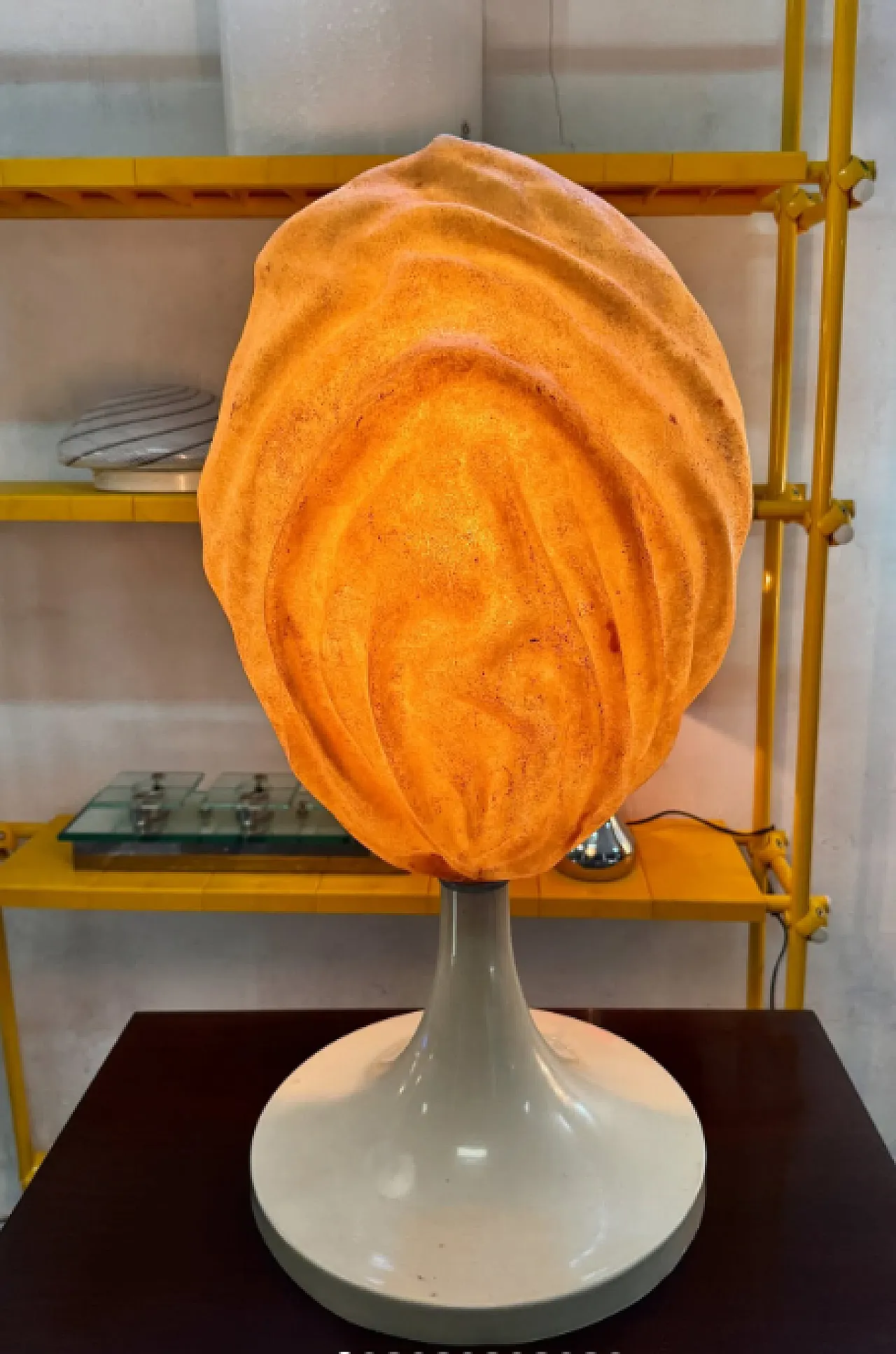 Fiberglass sculptural table lamp, 1970s 1