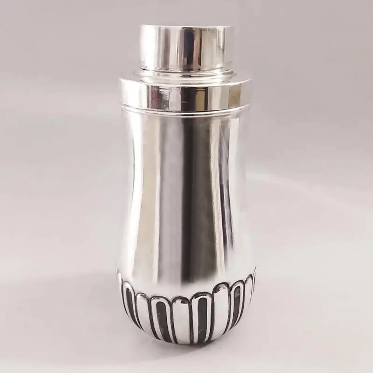 Aldo Tura for Macabo stainless steel cocktail shaker, 1950s 1