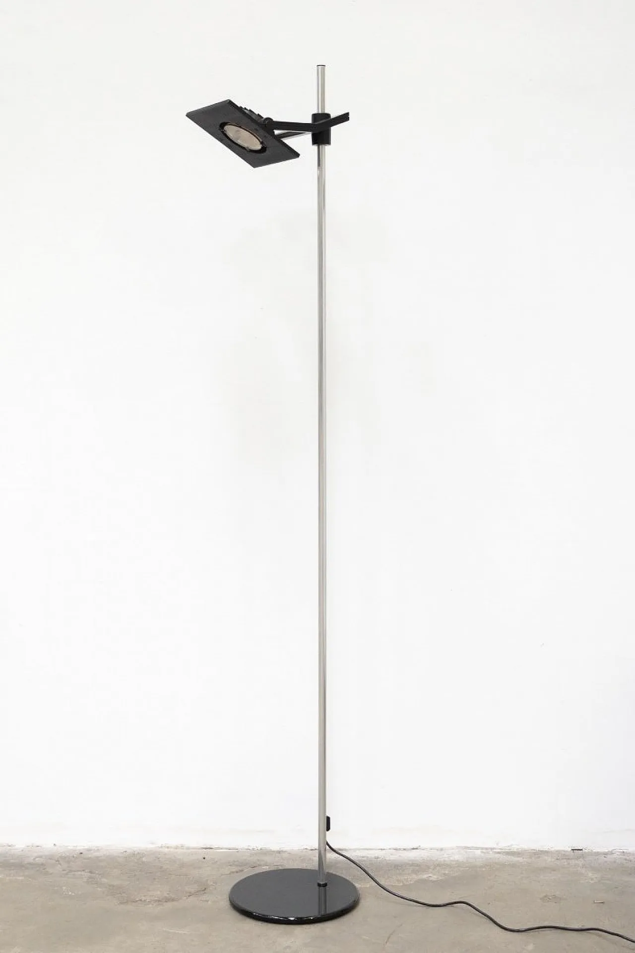 Flap, lampada da terra di Franco Mirenzi per Valenti, anni '80 1