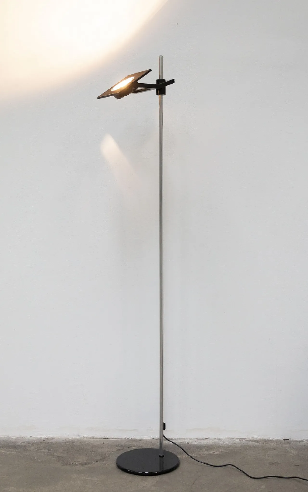 Flap, lampada da terra di Franco Mirenzi per Valenti, anni '80 2