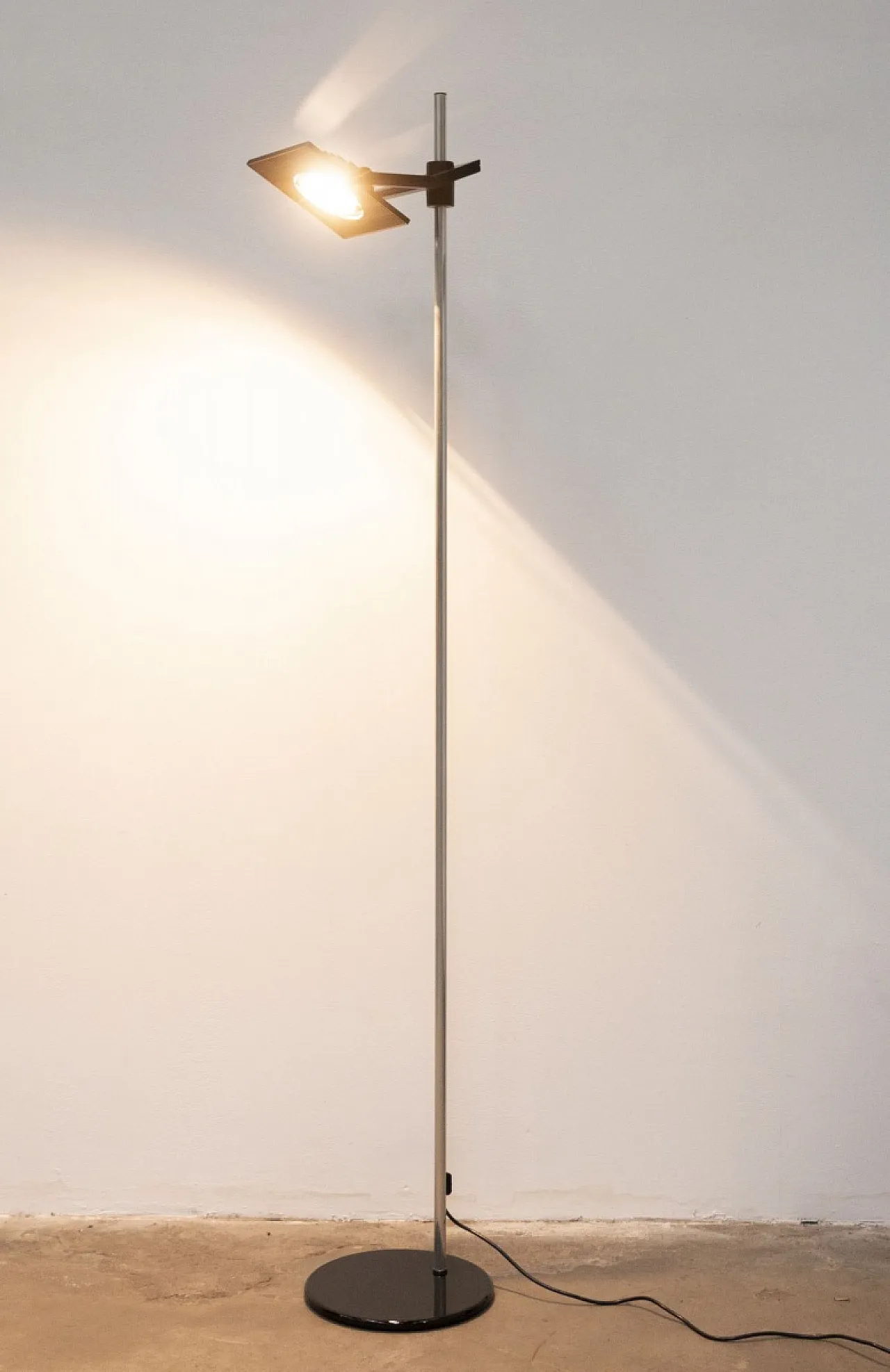 Flap, lampada da terra di Franco Mirenzi per Valenti, anni '80 11